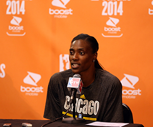 Lynx Acquire Center Sylvia Fowles